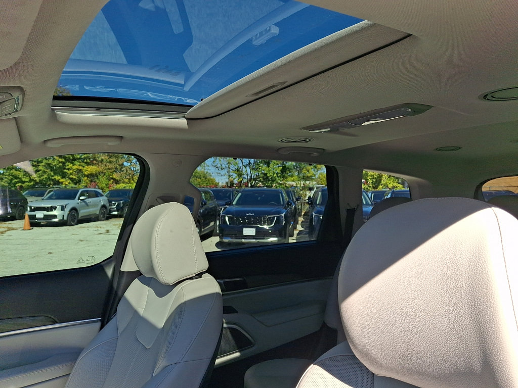 Used 2022 Kia Telluride EX w/ EX Premium Package AWD/4WD image 26