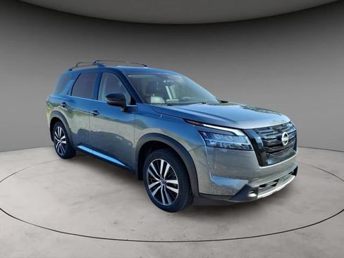 Certified 2024 Nissan Pathfinder Platinum AWD/4WD image 5