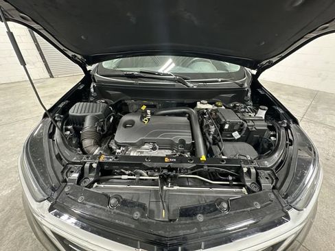 Used 2023 Chevrolet Equinox Premier FWD image 19