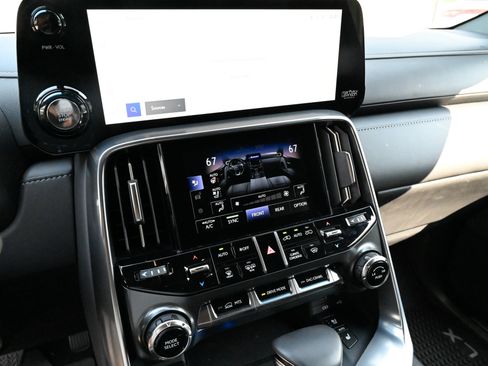 Used 2025 Lexus LX 600 4WD w/ Accessory Package (2T) image 28