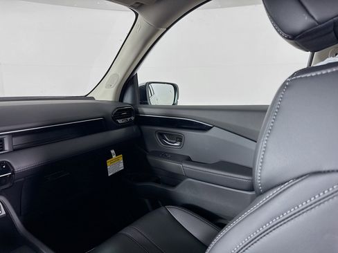 New 2025 Honda Pilot Touring image 29