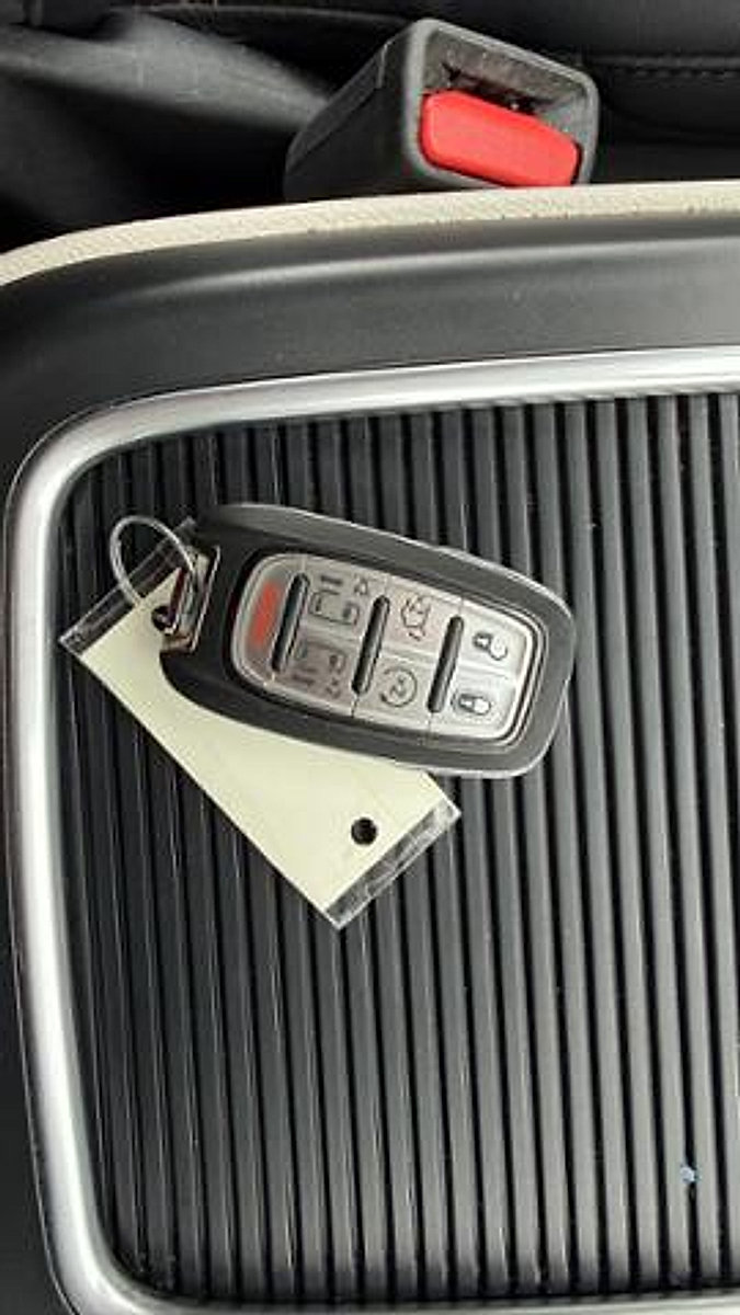 Used 2024 Chrysler Pacifica Touring-L FWD image 22