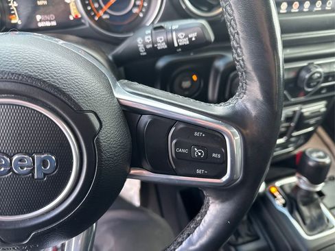 Used 2021 Jeep Wrangler Unlimited Sahara image 29