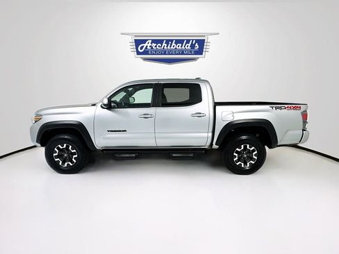 Used 2022 Toyota Tacoma TRD Off-Road w/ Technology Package image 5