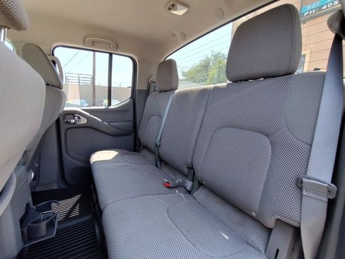 Used 2013 Nissan Frontier SV w/ SV Value Truck Pkg AWD/4WD image 32