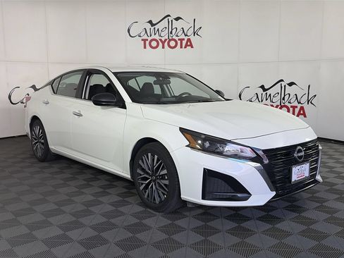 Used 2025 Nissan Altima 2.5 SV FWD image 26