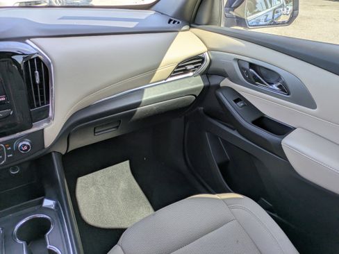 Used 2023 Chevrolet Traverse LS image 15