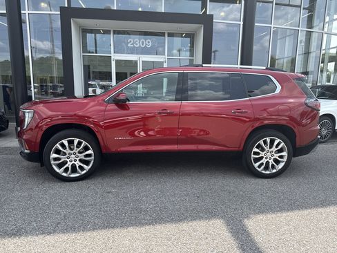 Used 2024 GMC Acadia Denali w/ Super Cruise Package FWD image 2