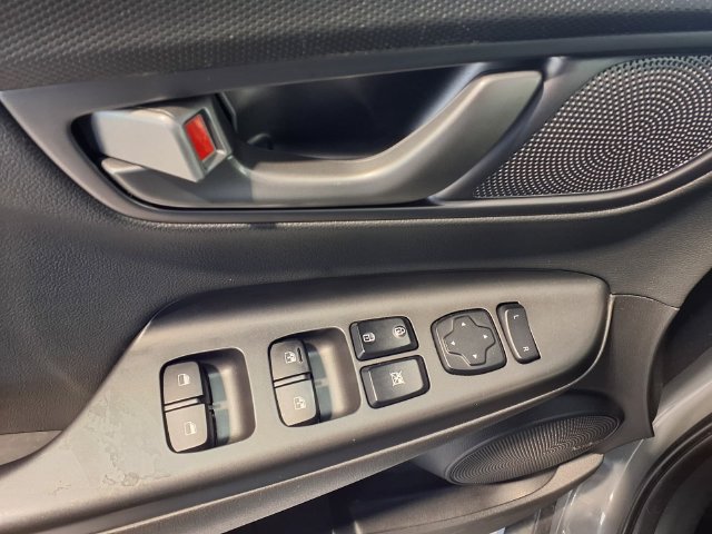 Used 2021 Hyundai Kona Ultimate FWD image 10