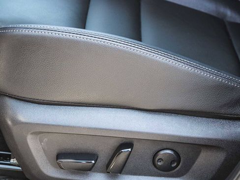 Used 2025 Nissan Rogue SL w/ SL Premium Package image 20