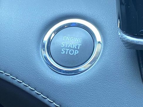 Used 2023 Toyota Highlander Platinum image 30