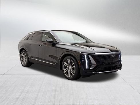New 2026 Cadillac Lyriq Luxury image 3