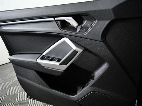 Used 2024 Audi Q3 2.0T Premium Plus image 24