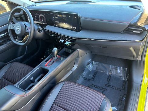 Used 2025 Nissan Kicks SR w/ SR Premium Package image 11