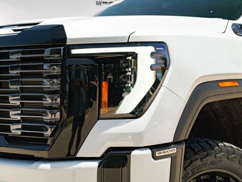 New 2026 GMC Sierra 3500 Denali Ultimate AWD/4WD image 24