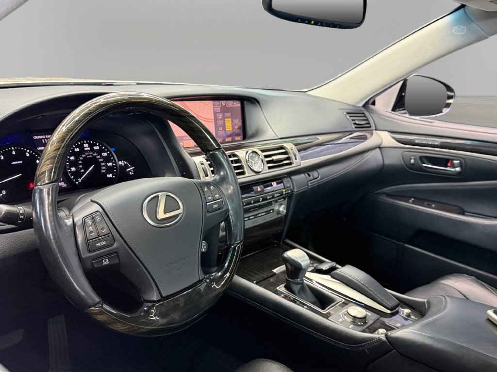 Used 2013 Lexus LS 460 w/ Comfort Pkg RWD image 15