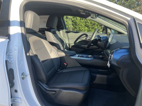 New 2026 Chevrolet Equinox EV LT image 34