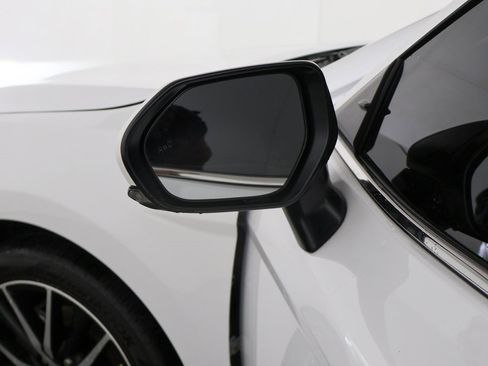 Used 2024 Toyota Camry SE image 30