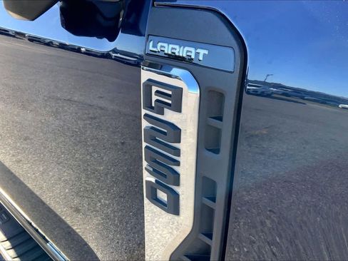Certified 2023 Ford F250 Lariat w/ Chrome Package image 31
