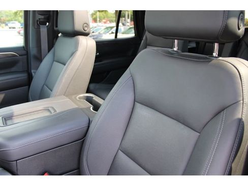 Used 2023 Chevrolet Tahoe Z71 w/ Luxury Package image 11