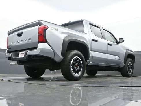 Used 2025 Toyota Tacoma TRD Off-Road image 25