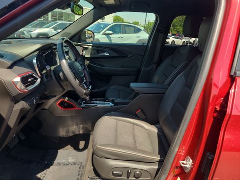 Used 2022 Chevrolet TrailBlazer RS w/ Technology Package FWD image 16