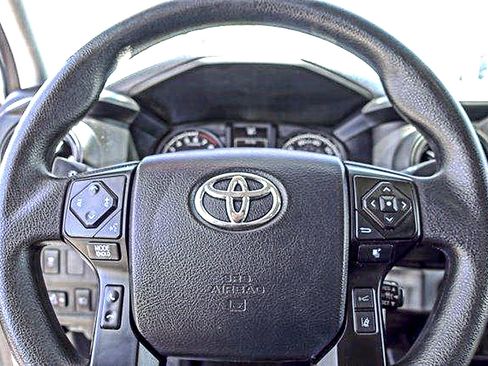Used 2023 Toyota Tacoma SR AWD/4WD image 18