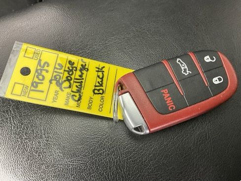 Used 2016 Dodge Challenger SRT Hellcat image 28