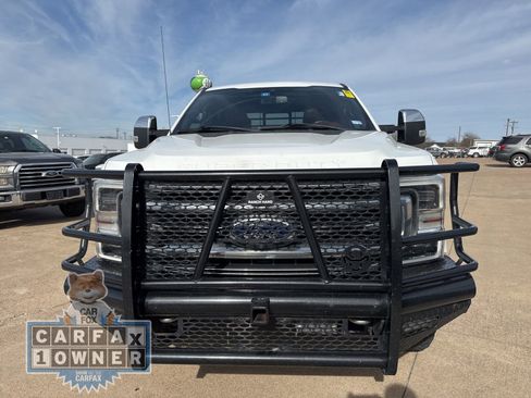 Used 2021 Ford F250 Platinum w/ FX4 Off-Road Package image 2