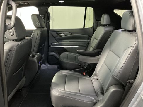 New 2026 Chevrolet Traverse LT w/ Sun and Wheel Package FWD image 25