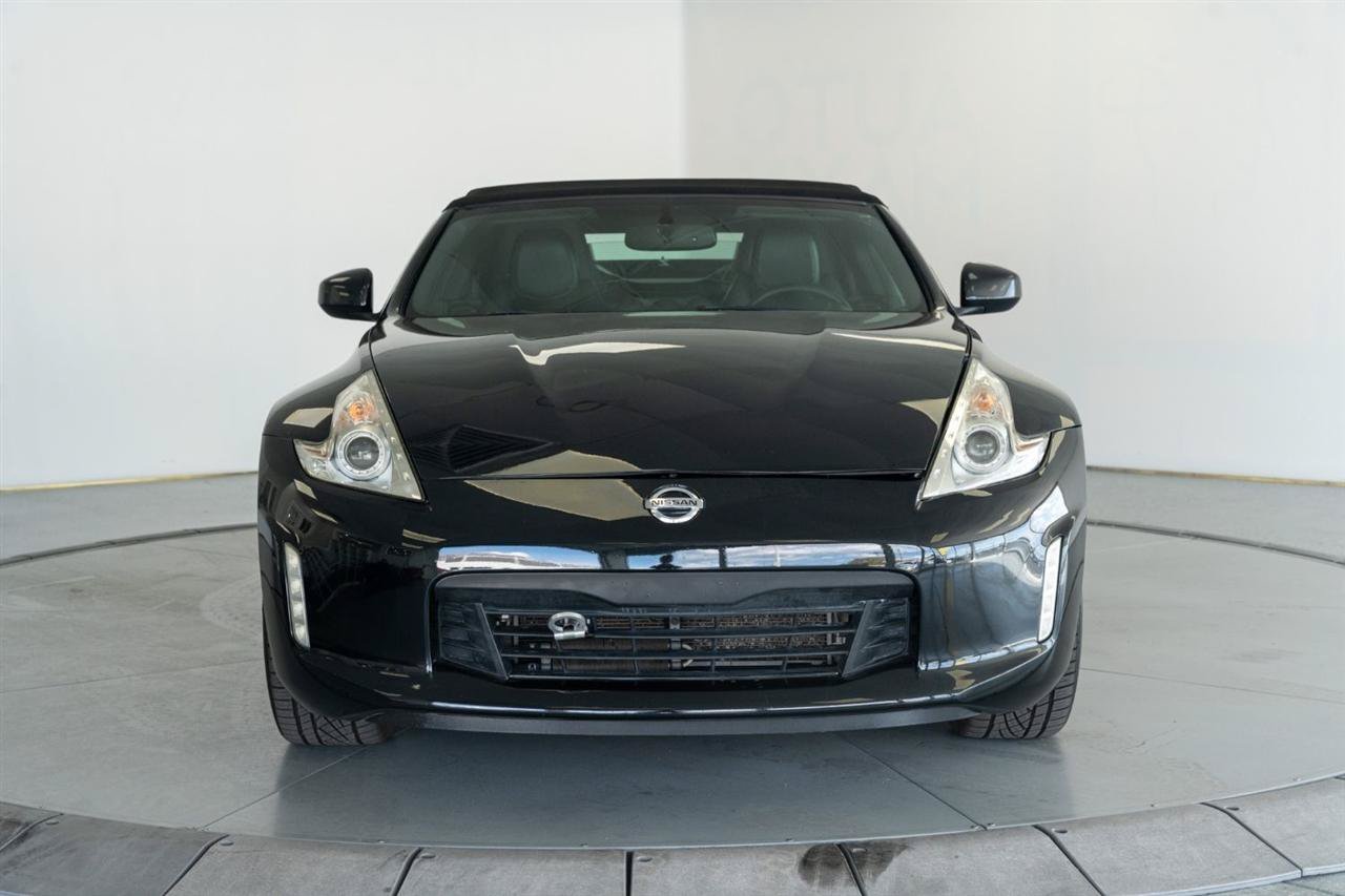 Used 2016 Nissan 370Z Touring Sport RWD image 3