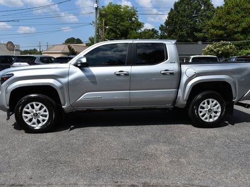 Used 2024 Toyota Tacoma SR5 RWD image 4