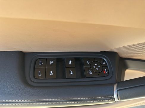 Used 2021 Porsche Cayenne GTS image 15