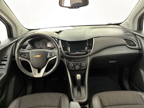 Used 2022 Chevrolet Trax LT w/ Driver Confidence Package image 19