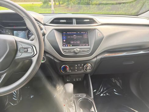 Used 2023 Chevrolet TrailBlazer LT FWD image 16
