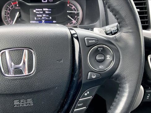 Used 2017 Honda Pilot Touring image 25