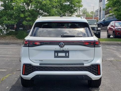 New 2026 Volkswagen Tiguan SEL R-Line AWD/4WD image 4