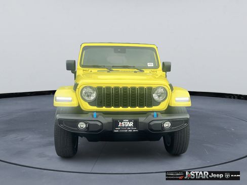 Used 2024 Jeep Wrangler Unlimited AWD/4WD image 2