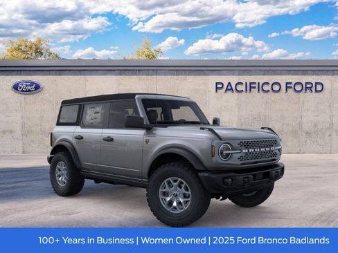 New 2025 Ford Bronco Badlands AWD/4WD image 8