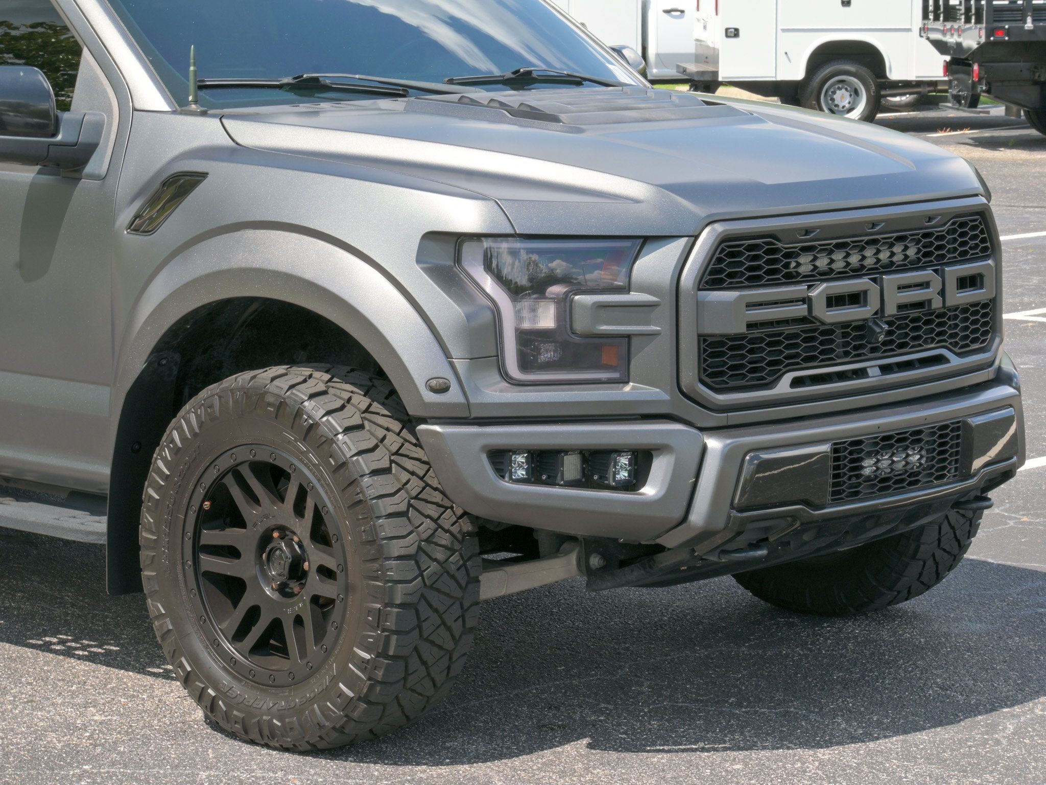 Used 2019 Ford F150 Raptor w/ Equipment Group 802A Luxury AWD/4WD image 34