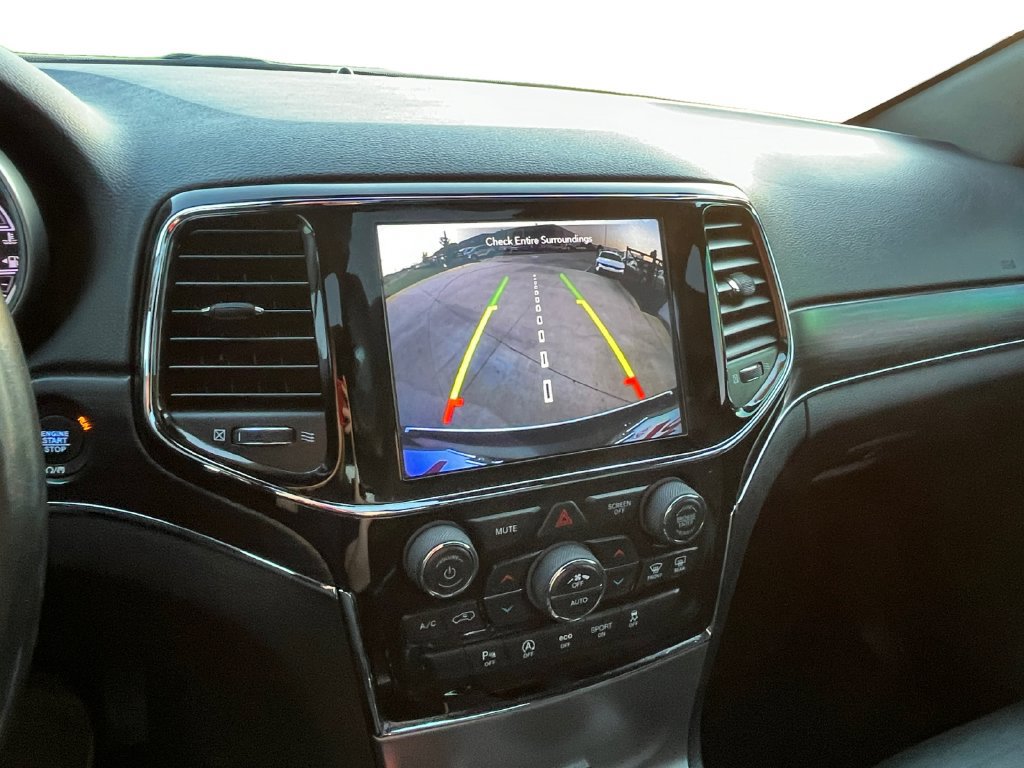 Used 2020 Jeep Grand Cherokee Limited AWD/4WD image 17