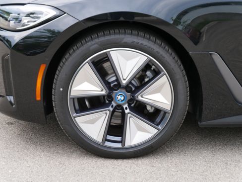 New 2024 BMW i4 eDrive40 w/ Premium Package image 4