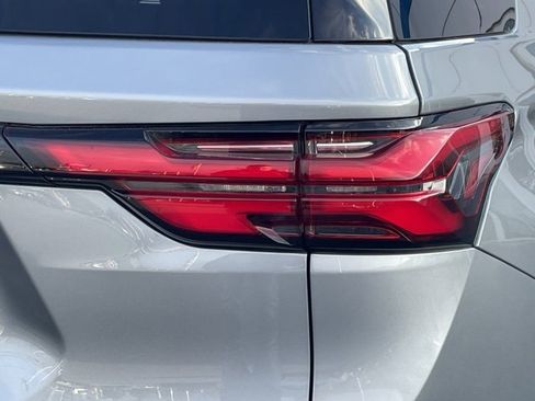 Certified 2023 Chevrolet Traverse LT w/ LT Premium Package image 22