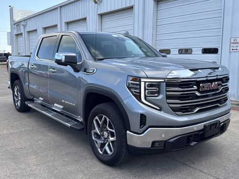 Used 2025 GMC Sierra 1500 SLT image 16