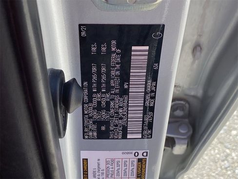 Certified 2022 Toyota 4Runner SR5 Premium w/ Moonroof Package image 15