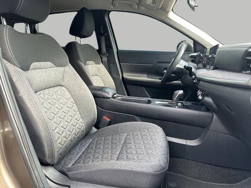 Used 2025 Nissan Kicks SV FWD image 24