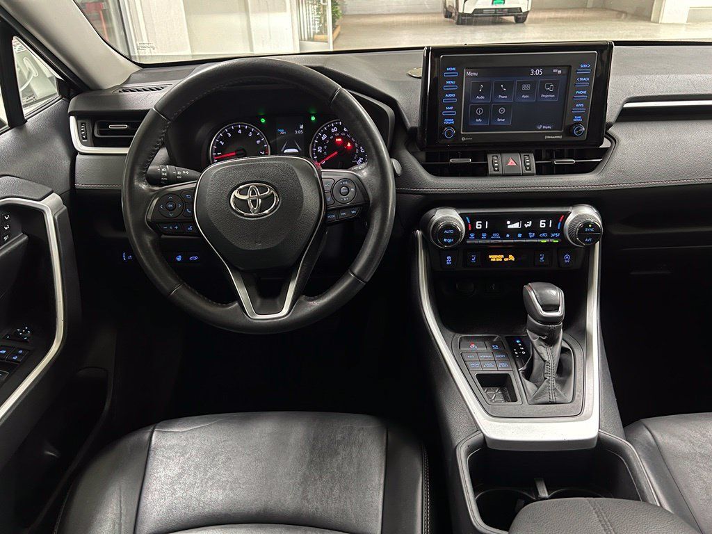 Used 2022 Toyota RAV4 XLE Premium AWD/4WD image 34