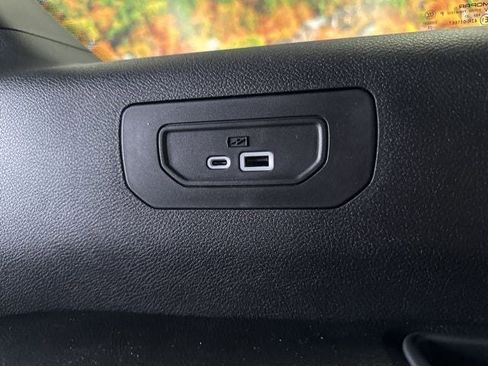 New 2025 Jeep Grand Cherokee L Limited w/ Luxury Tech Group II image 40