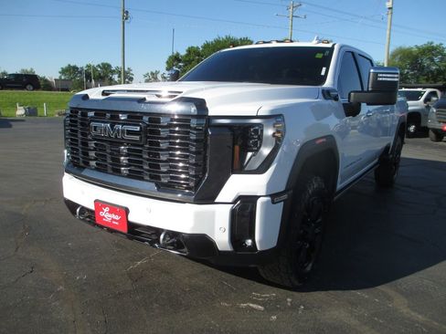 Used 2024 GMC Sierra 2500 Denali Ultimate w/ Max Trailering Package AWD/4WD image 13
