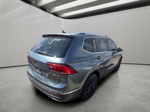 Used 2022 Volkswagen Tiguan SE w/ Panoramic Sunroof Package image 10